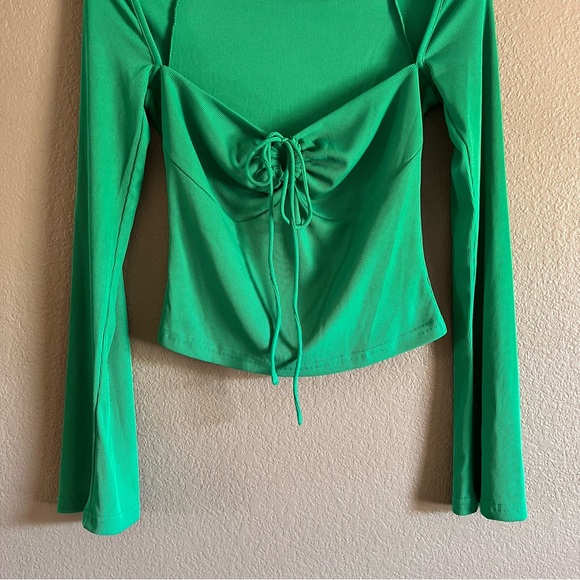 Princess Polly Front Tie Cropped Long Sleeve Ribbed Top Size 8 - Picture 4 of 8